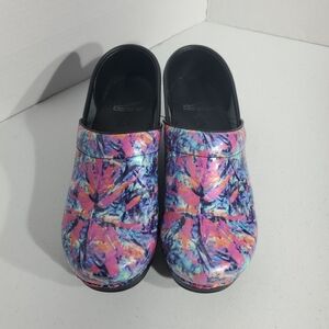 Dansko Sz 37 Multicolored Black Sole Nursing Clogs